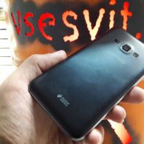 Самый дешевый AMOLED-смартфон - Samsung Galaxy J1 (2016) Смартфон samsung galaxy j1 черный